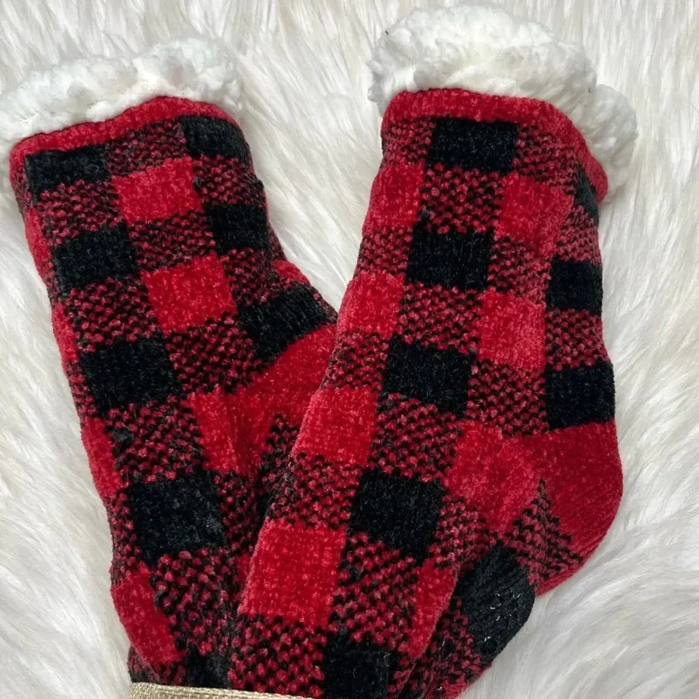 Muk Luks Buffalo Check House Slipper Socks Red and black Large